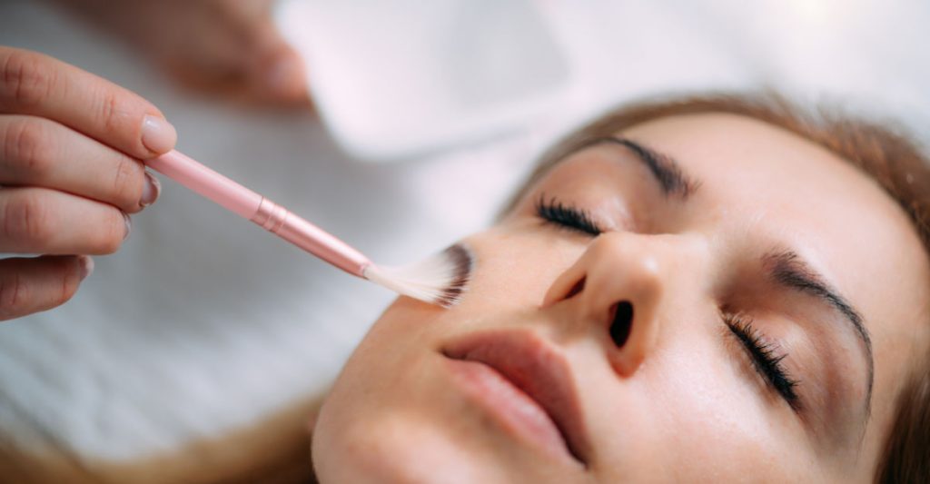 claves para conseguir el mejor peeling facial en malaga, peeling facial de distinta intensidad