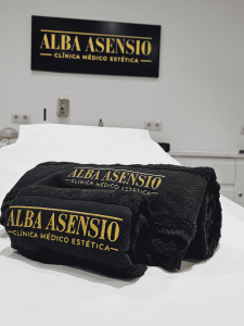 promoción corporal para eliminar la grasa localizada en málaga, eliminar la celulitis y tonificar el cuerpo. Combina tus tratamientos de cavitación, radiofrecuencia corporal, maderoterapia, vecuumfit, vacuumterapia, presoterapia, criolipolisisi y electroestimulación intensiva según tus necesidades. Complementa tus tratamientos corporales con terapias médicas como mesoterapia, inductores de colágeno y tratamiento de sobrepeso y obesidad con inyectables