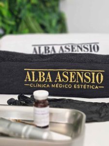 tratamiento de exosomas en málaga, el mejor tratamiento de medicina estética regenerativa, exosomas con dermapen. Multipunción con exosomas, promoción peeling + exosomas